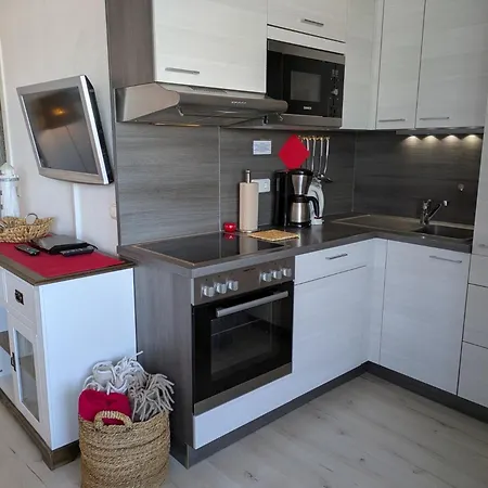 - Haus C, App 0c0803 *